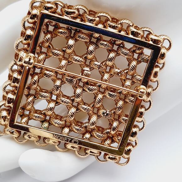 Vintage Monet Gold Plated Woven Square Brooch – 1980s Statement Designer Jewelry - Picture 5 of 10